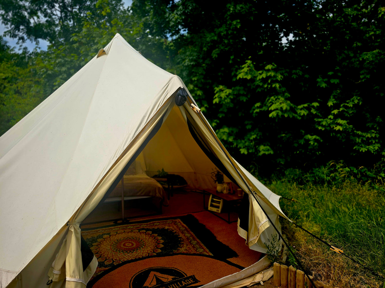 Majesty One Bell Tent Stay – Bell Tent Village Parks, Nottingham