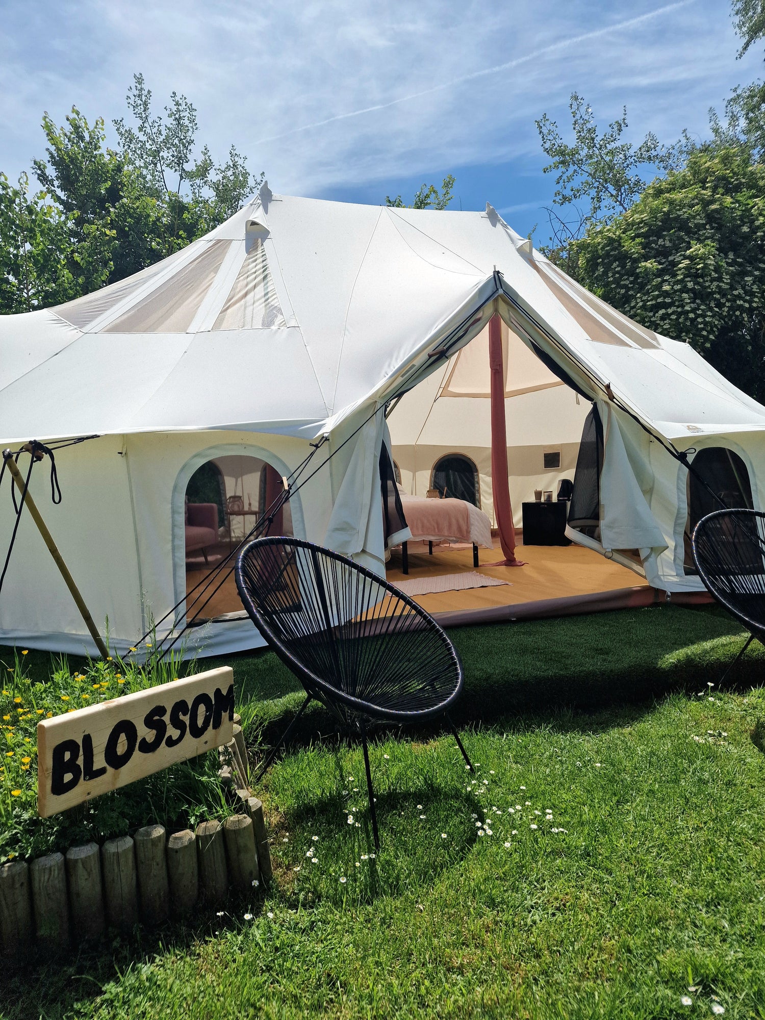 Blossom Bell Tent Stay – Bell Tent Village Parks